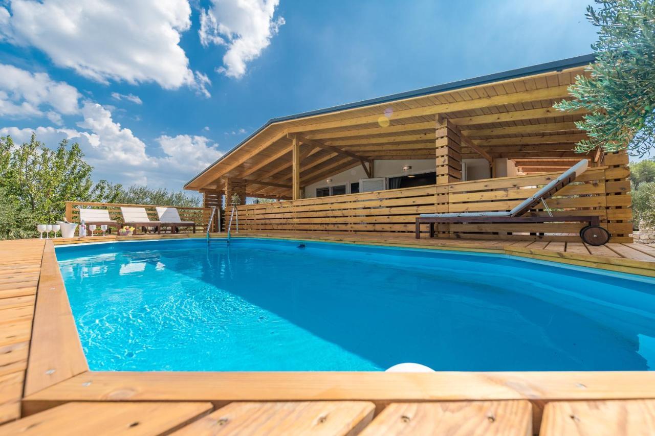 Villa Yvana Pakostane Ngoại thất bức ảnh