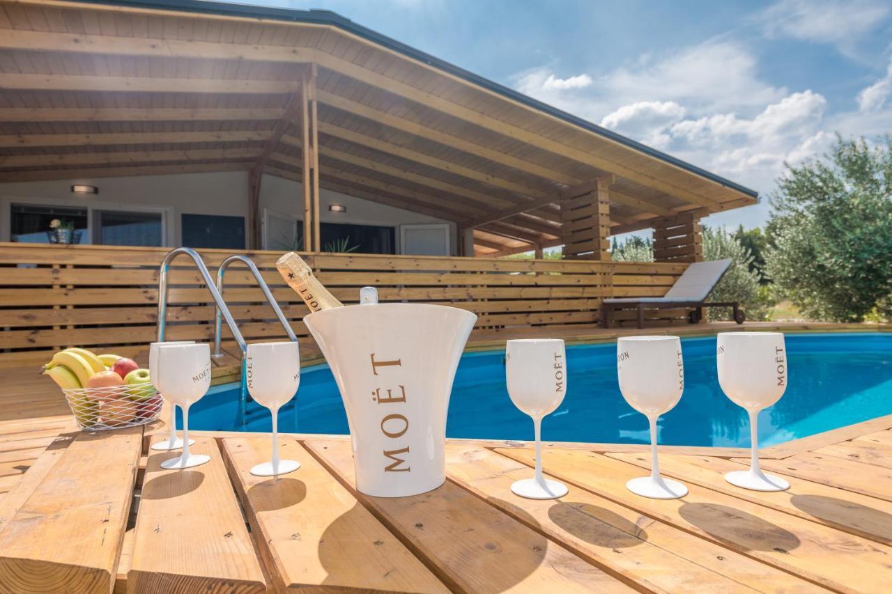 Villa Yvana Pakostane Ngoại thất bức ảnh